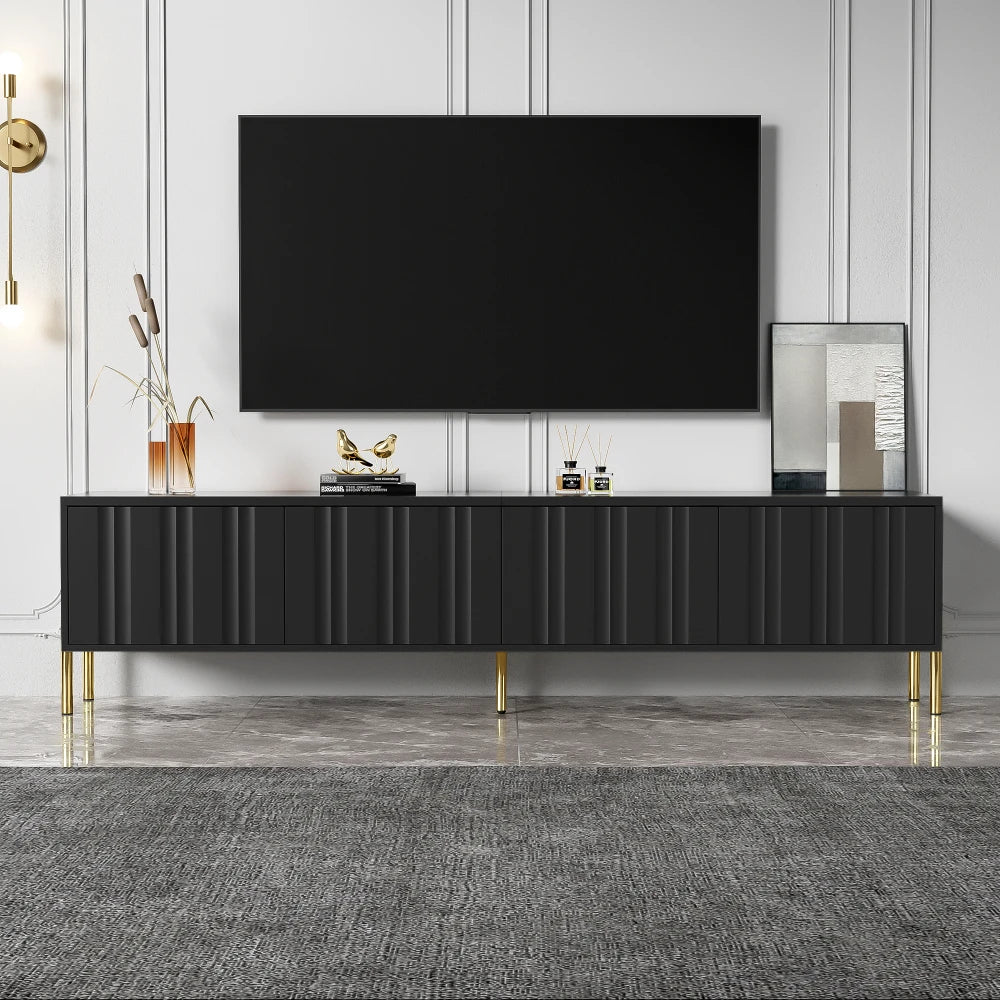 Meuble TV Milano – Noir et doré, 190 cm – dans un salon