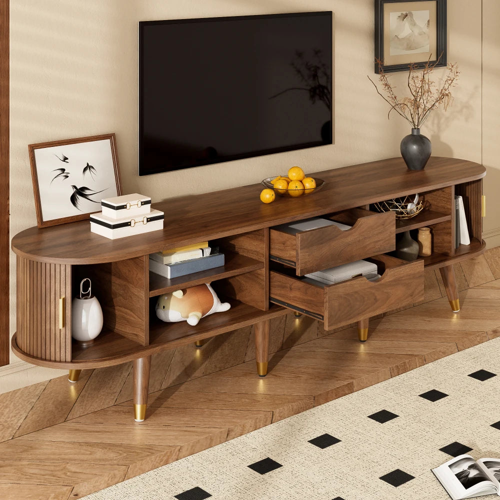 Meuble TV Orvieto – Noyer et cannage, 175 cm – mise en situation