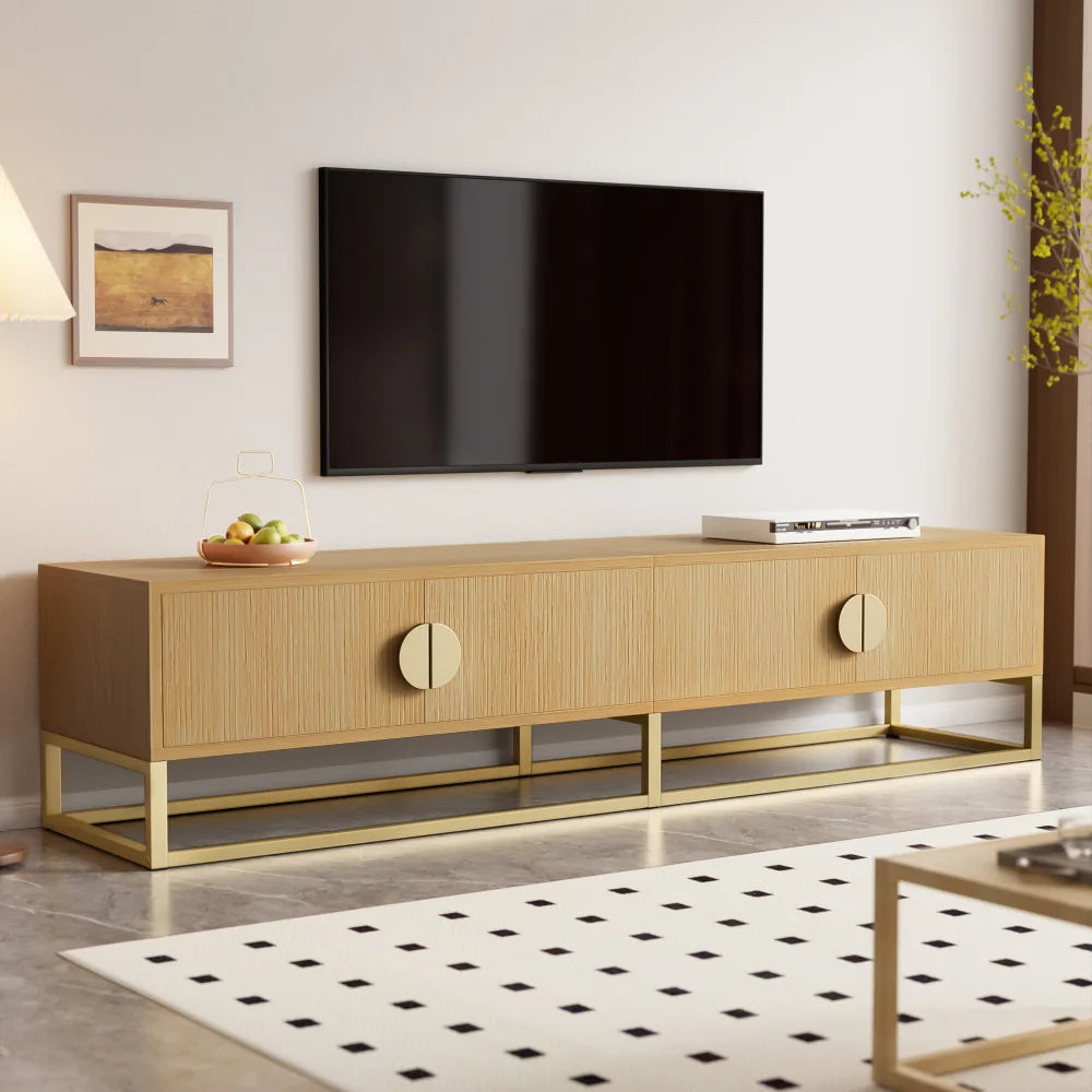 Meuble TV Verona – Bois rainuré et doré, 180 cm – mise en situation