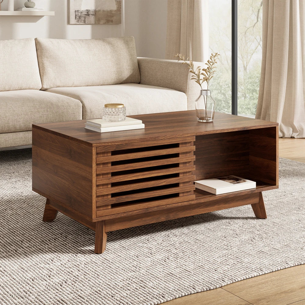 Table basse relevable Urbino – Noyer coulissant, 90 cm – dans un salon
