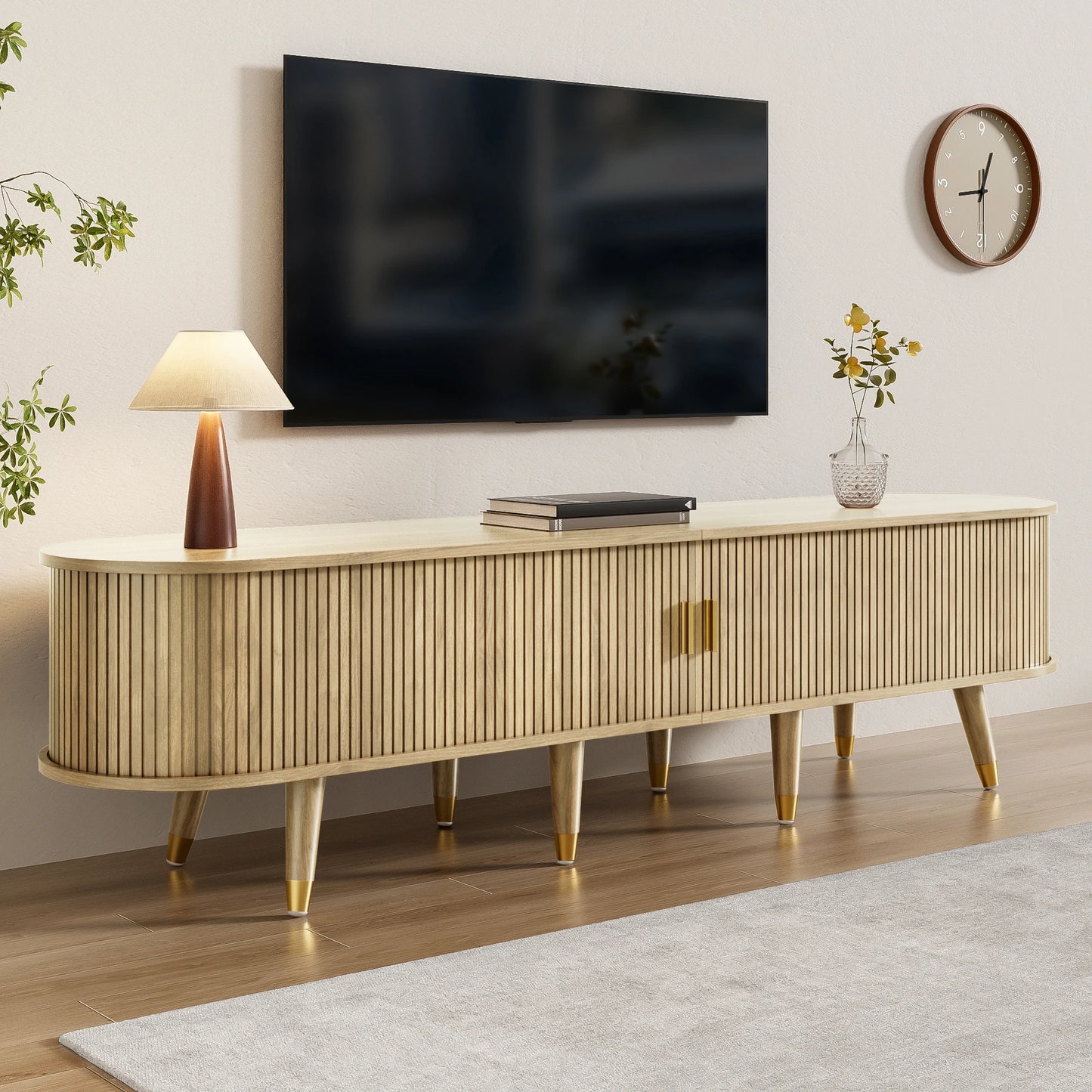Meuble TV Salina – Chêne clair coulissant, 175 cm – mise en situation